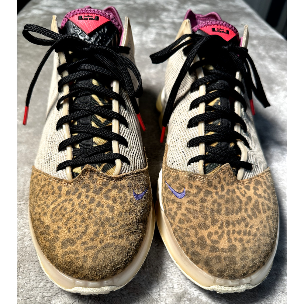Nike LeBron 19 Low Safari Animal Sneakers Mens Size 9.5 DM1058-200 No Insoles